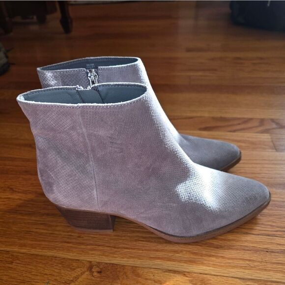 Michael Shannon Gray Leather Booties Womans Size 8 - Picture 1 of 7